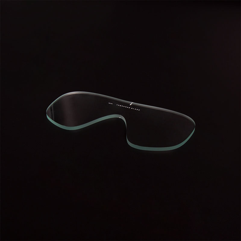 When exploring the deep sea, how can one-piece diving lenses help you better observe the underwater world?